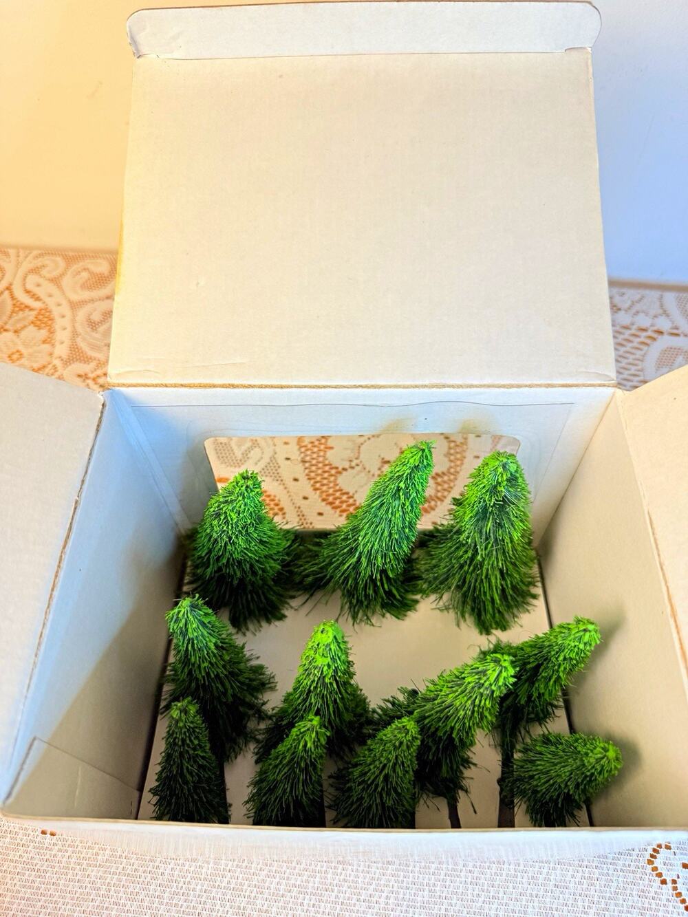 Dept 56 Christmas Village Bottle Brush Tree Set 10pc Boxed 56.52763 1998 - read